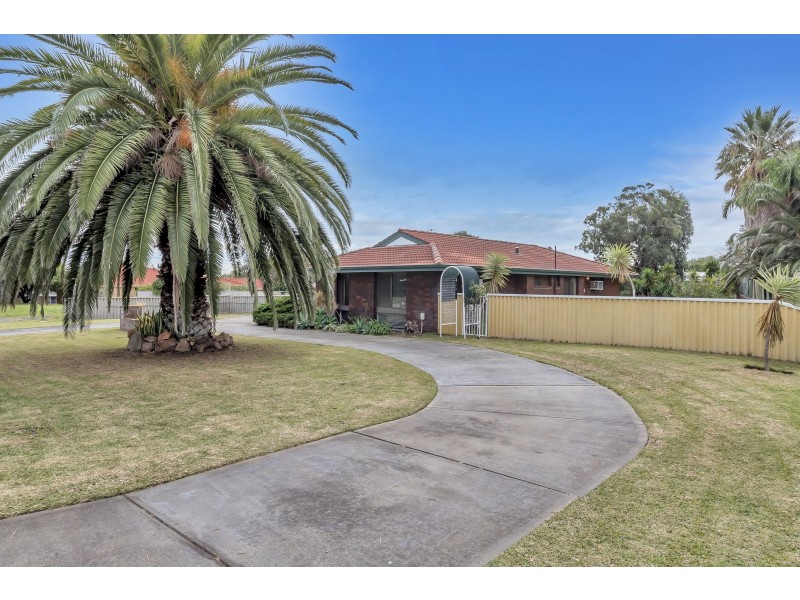 86 Leighton Road, Halls Head WA 6210