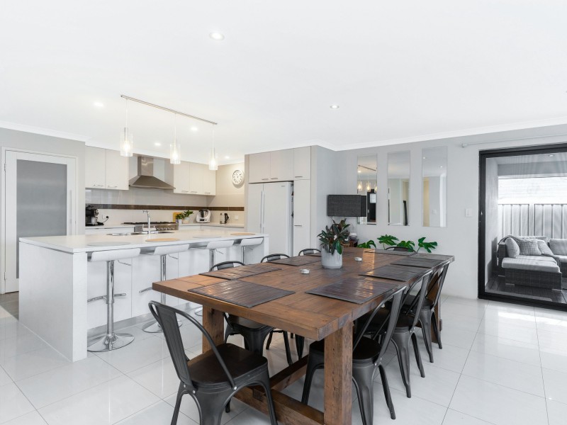 5 Watersun Gardens, Jindalee WA 6036