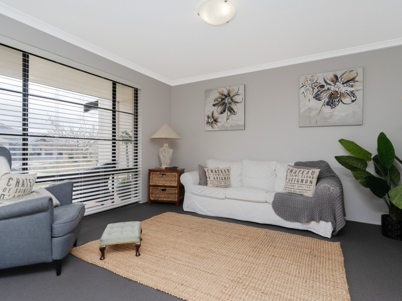 5 Watersun Gardens, Jindalee WA 6036