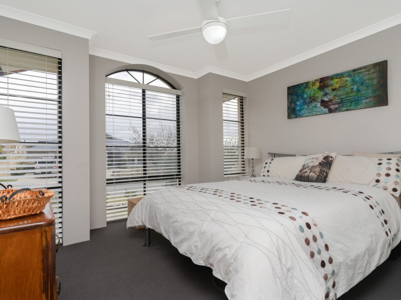 5 Watersun Gardens, Jindalee WA 6036