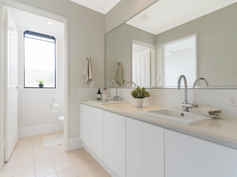 5 Watersun Gardens, Jindalee WA 6036