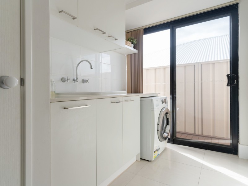 5 Watersun Gardens, Jindalee WA 6036