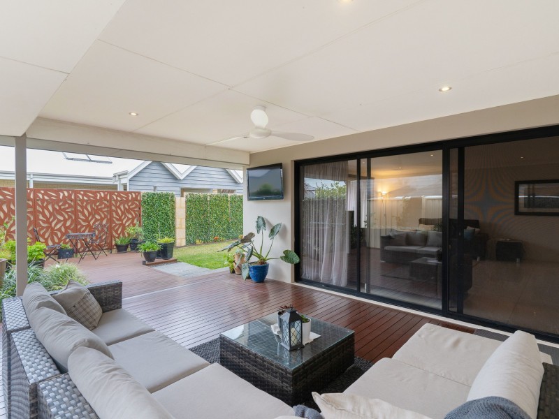 5 Watersun Gardens, Jindalee WA 6036