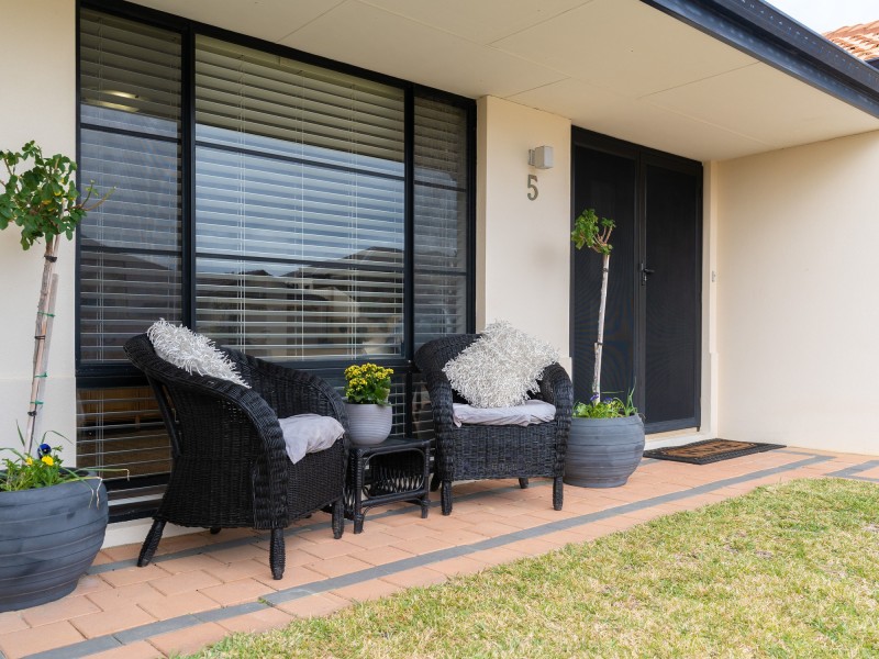 5 Watersun Gardens, Jindalee WA 6036