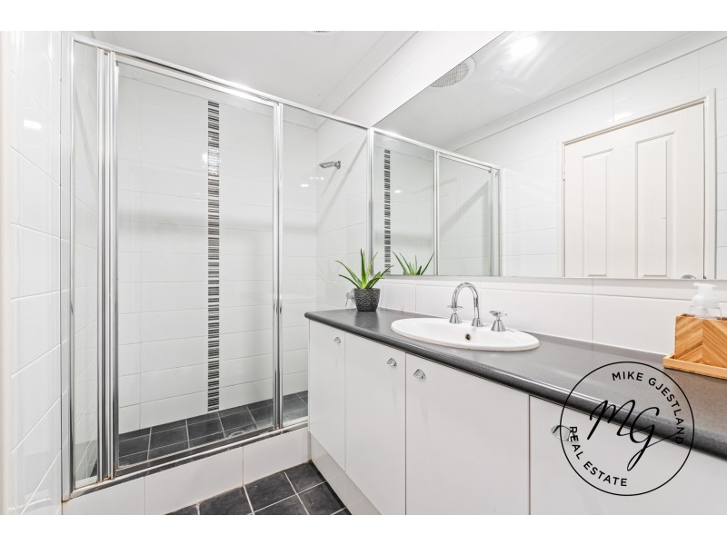 16 Protea Way, Banksia Grove WA 6031