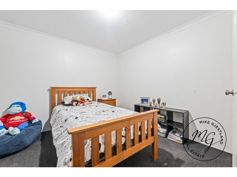 16 Protea Way, Banksia Grove WA 6031