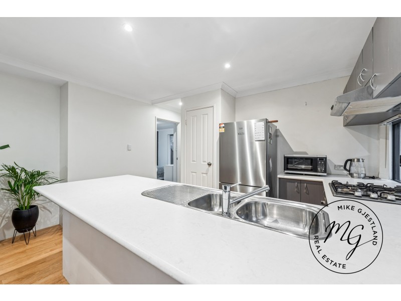 16 Protea Way, Banksia Grove WA 6031