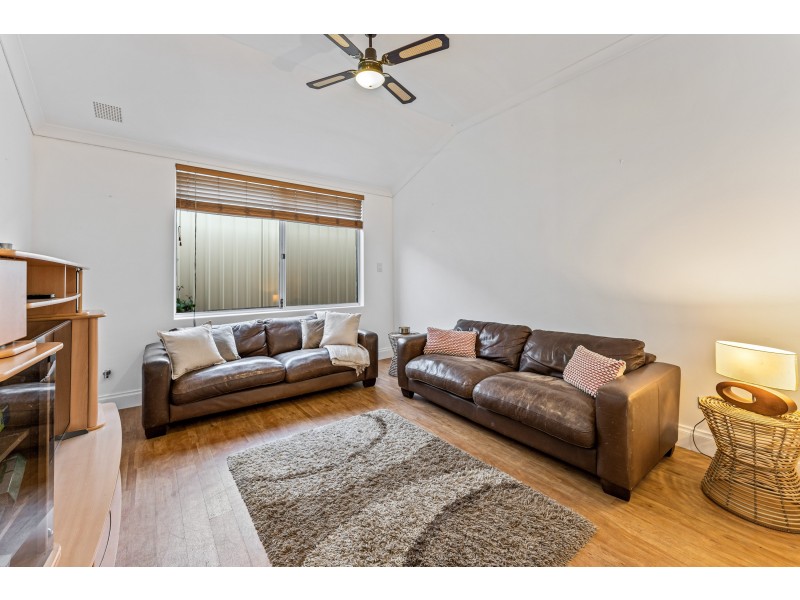 20 Quincy Loop, Iluka WA 6028