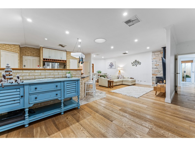 20 Quincy Loop, Iluka WA 6028