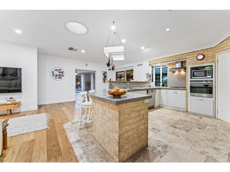 20 Quincy Loop, Iluka WA 6028