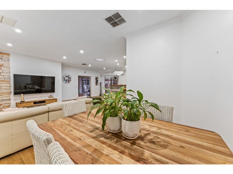 20 Quincy Loop, Iluka WA 6028