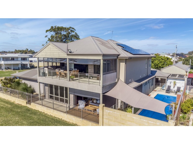 42 Leighton Road East, Halls Head WA 6210