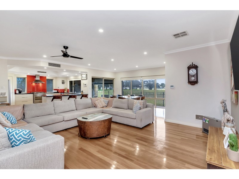 42 Leighton Road East, Halls Head WA 6210