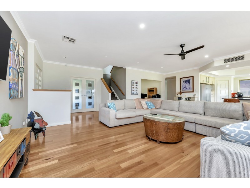 42 Leighton Road East, Halls Head WA 6210