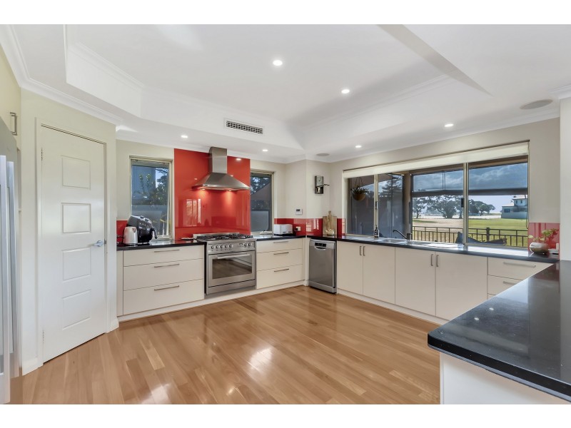 42 Leighton Road East, Halls Head WA 6210