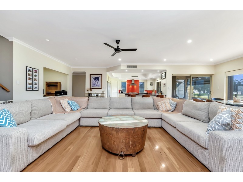 42 Leighton Road East, Halls Head WA 6210