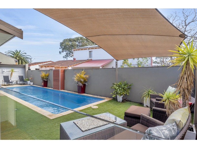 42 Leighton Road East, Halls Head WA 6210