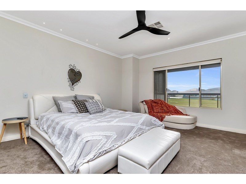 42 Leighton Road East, Halls Head WA 6210