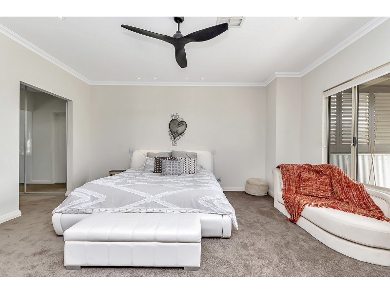 42 Leighton Road East, Halls Head WA 6210