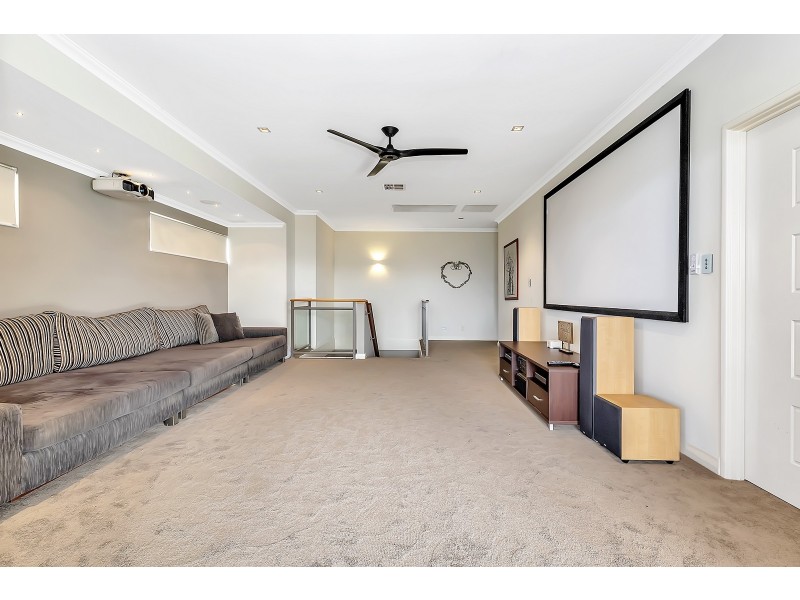 42 Leighton Road East, Halls Head WA 6210