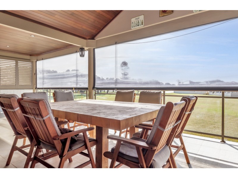 42 Leighton Road East, Halls Head WA 6210