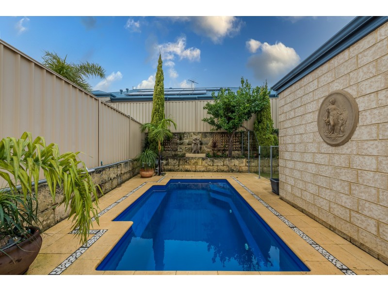 18 Connaught Way, Currambine WA 6028