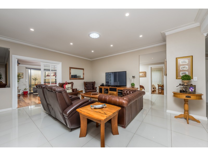 18 Connaught Way, Currambine WA 6028