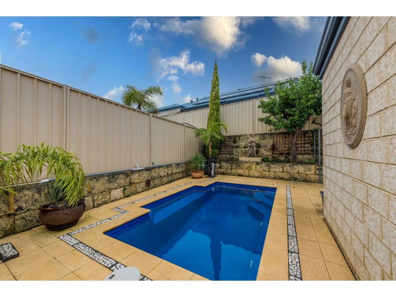 18 Connaught Way, Currambine WA 6028
