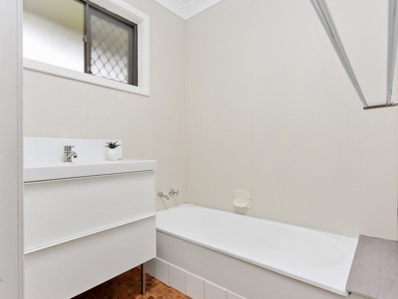 81 Chisham Avenue, Parmelia WA 6167