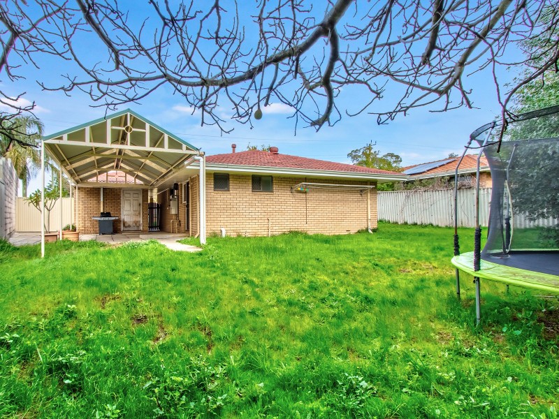 81 Chisham Avenue, Parmelia WA 6167