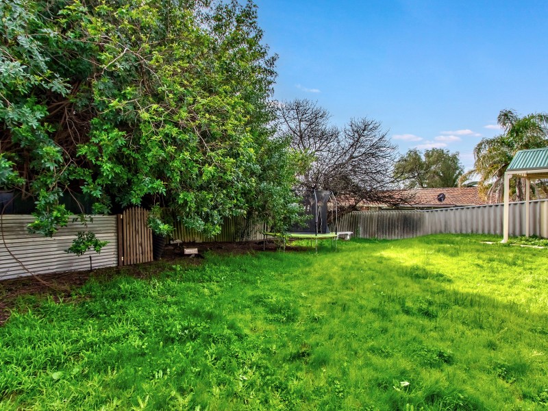 81 Chisham Avenue, Parmelia WA 6167