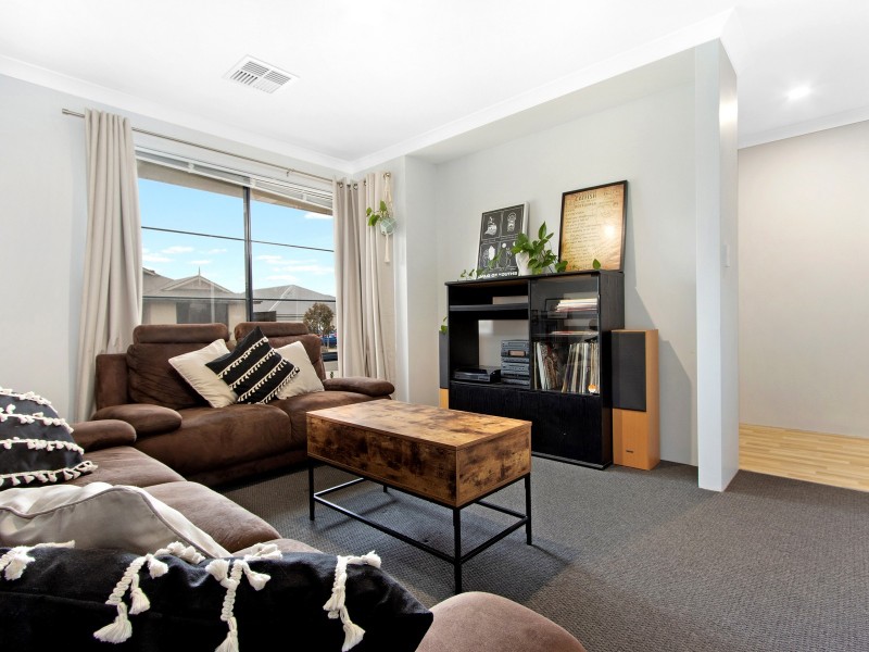 25 Moonee Street, Lakelands WA 6180