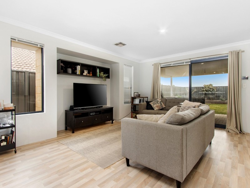 25 Moonee Street, Lakelands WA 6180