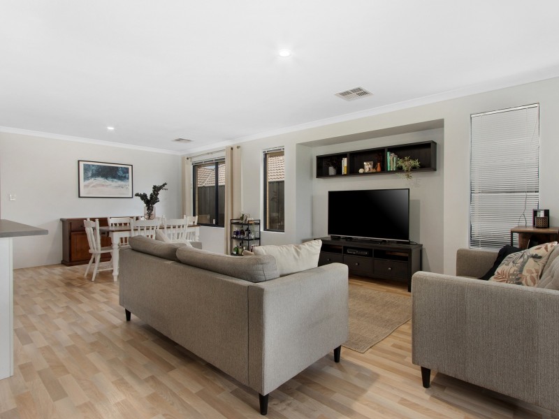 25 Moonee Street, Lakelands WA 6180