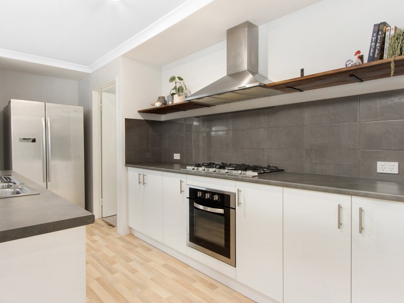 25 Moonee Street, Lakelands WA 6180