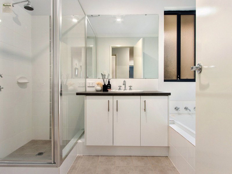 25 Moonee Street, Lakelands WA 6180