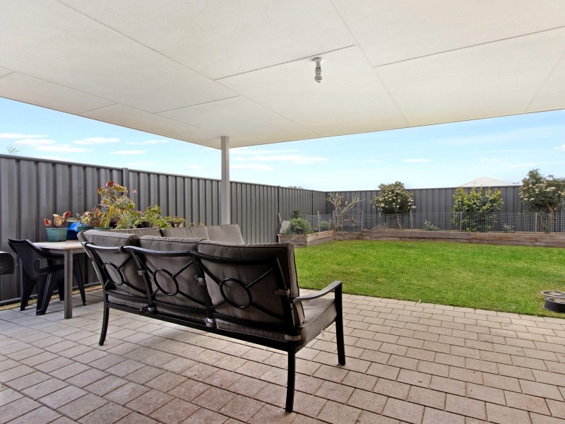 25 Moonee Street, Lakelands WA 6180