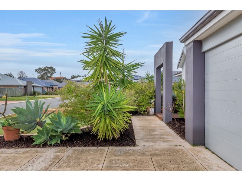 18 Impressions Way, Singleton WA 6175