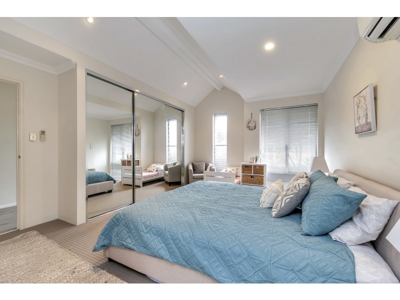 18 Impressions Way, Singleton WA 6175