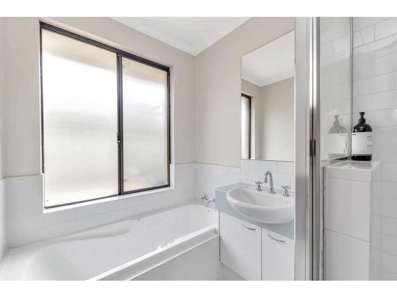 18 Impressions Way, Singleton WA 6175