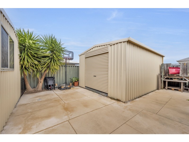 18 Impressions Way, Singleton WA 6175