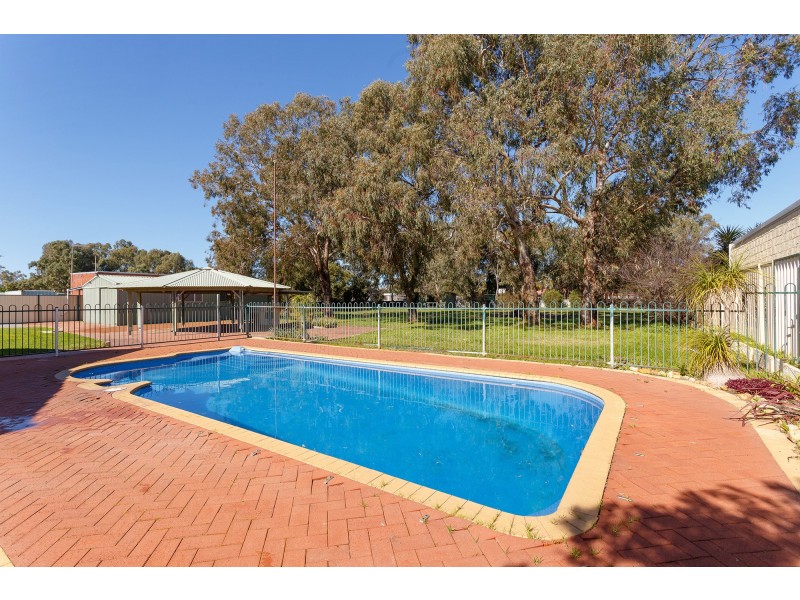 11 Pow Street, West Swan WA 6055