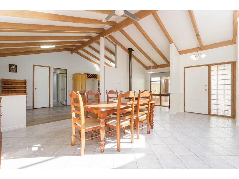 11 Pow Street, West Swan WA 6055