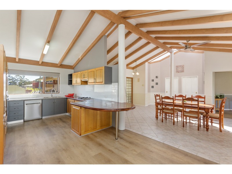 11 Pow Street, West Swan WA 6055