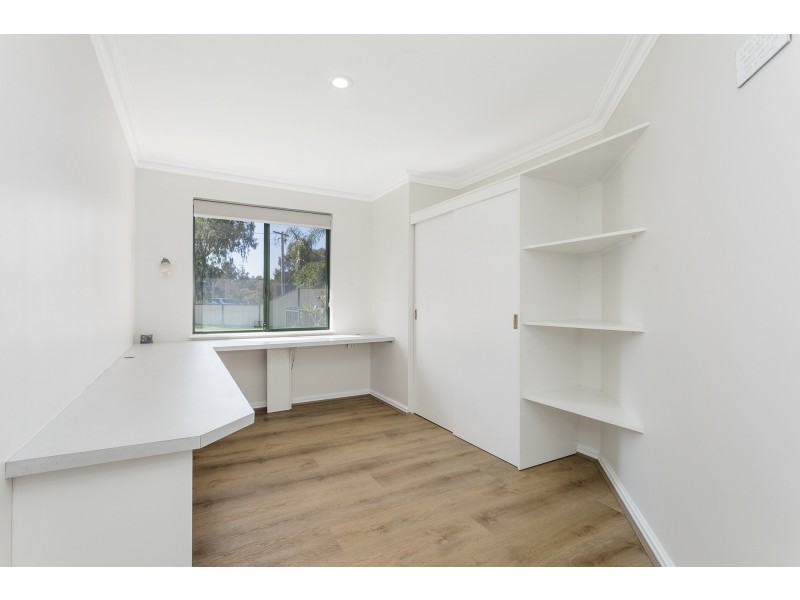 11 Pow Street, West Swan WA 6055