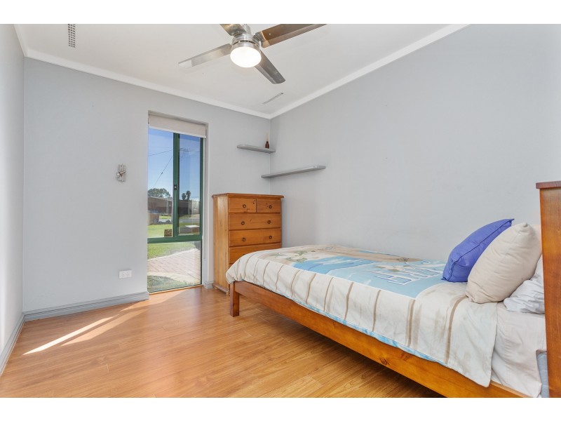 11 Pow Street, West Swan WA 6055