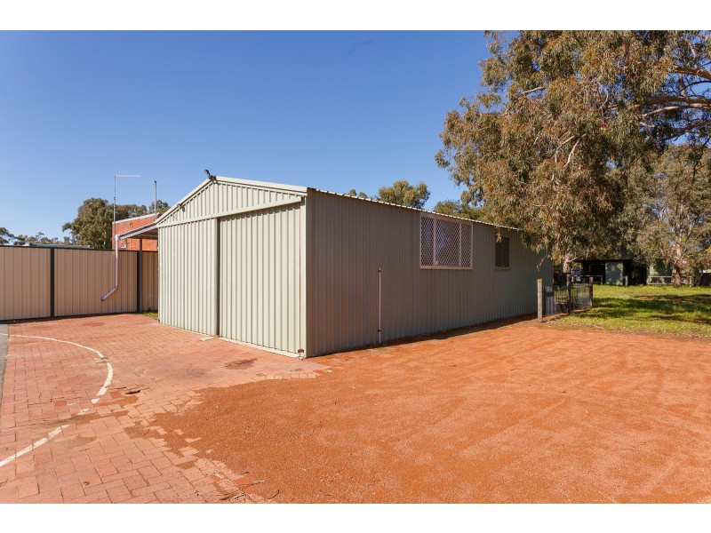 11 Pow Street, West Swan WA 6055
