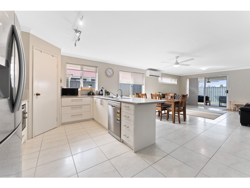 21 Montane Turn, Banksia Grove WA 6031