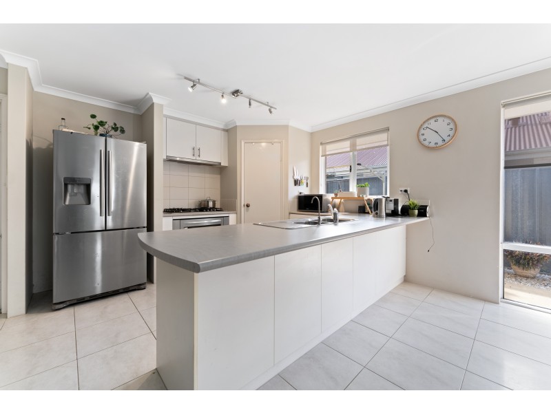 21 Montane Turn, Banksia Grove WA 6031
