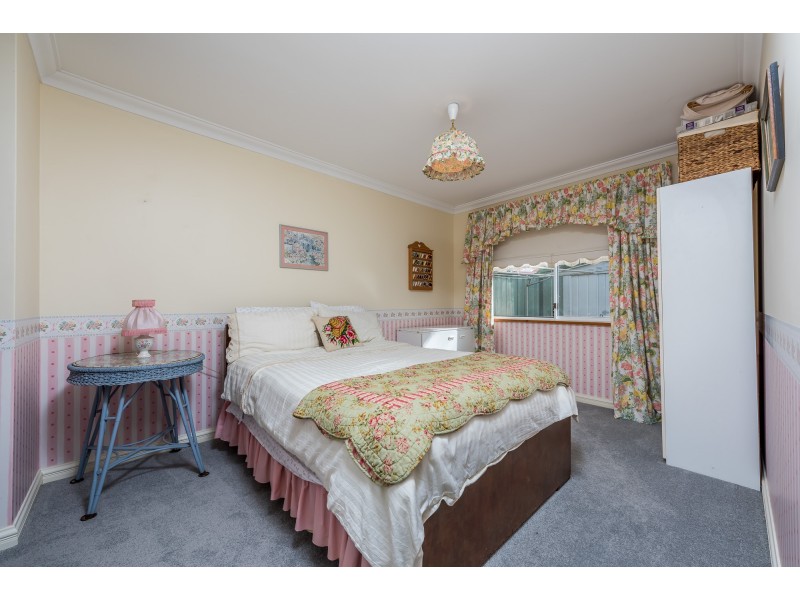 25 Mallina Circuit, Carramar WA 6031